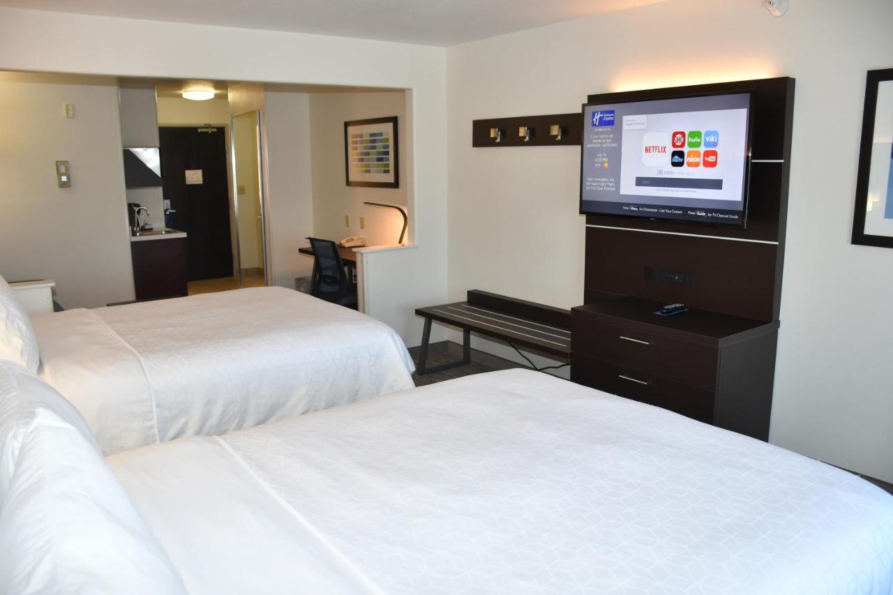 Holiday Inn Express Hotel & Suites Evanston, An Ihg Hotel Room photo